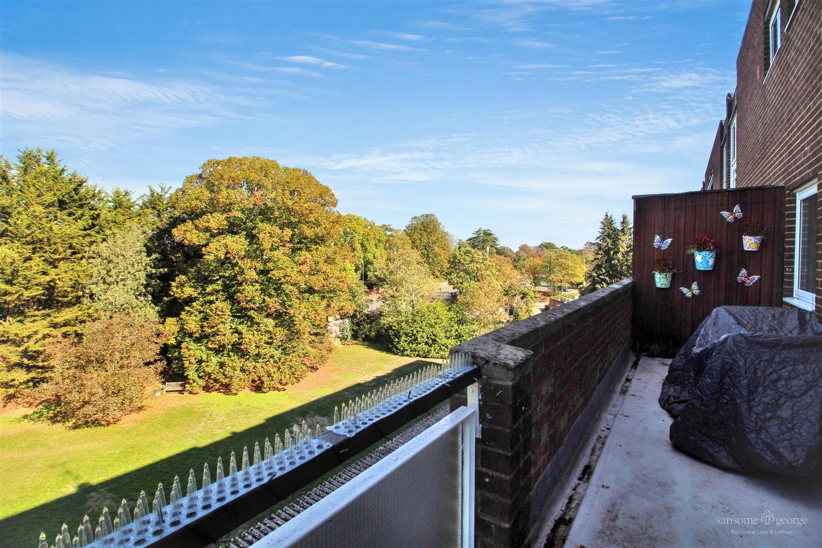 Bath Road, Southcote, Reading